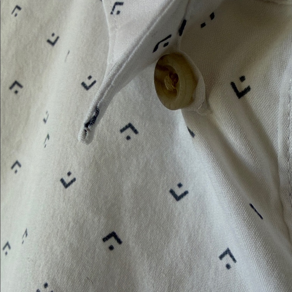 Travis Mathew Geo Print Mens L Short Sleeve Cotton Woven Golf Summer Relax - Picture 9 of 10